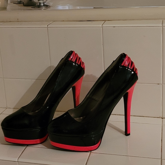 New Heels Charlotte Beautiful 💖 - Picture 2 of 11